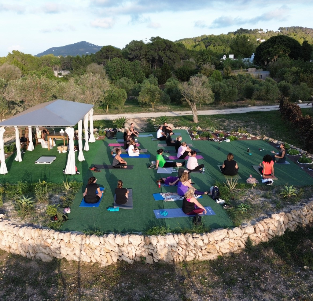 Clase especial de entrenamiento al aire libre en Ibiza
